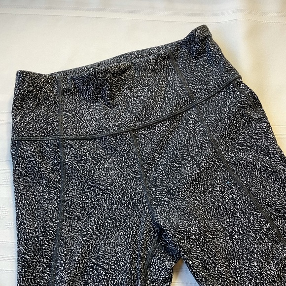 ATHLETA Lightening Static 7/8 Tight NWOT - Picture 2 of 8